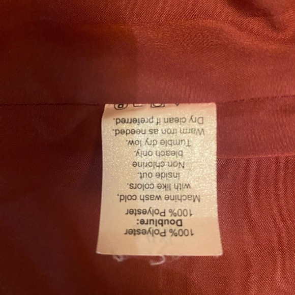 Beautiful and flattering dress for work or fun. - Picture 4 of 4